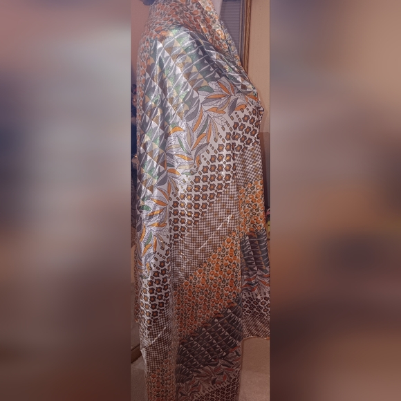 D&Y~Brown Tan Geometric Print Lightweight Neutral Wrap Scarf NWT - Picture 8 of 15